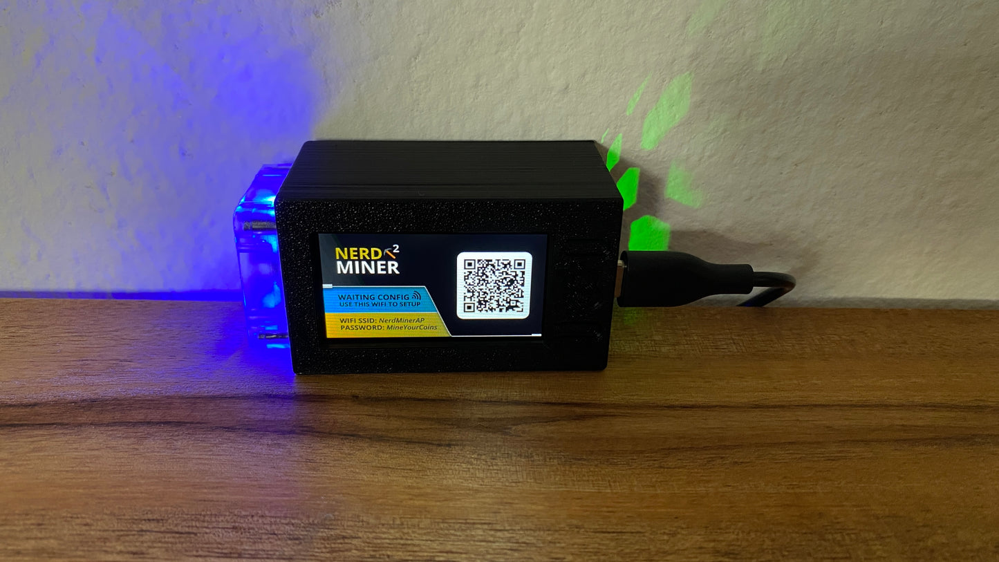 NerdMiner V2 - mit Gehäuse von Makerversum