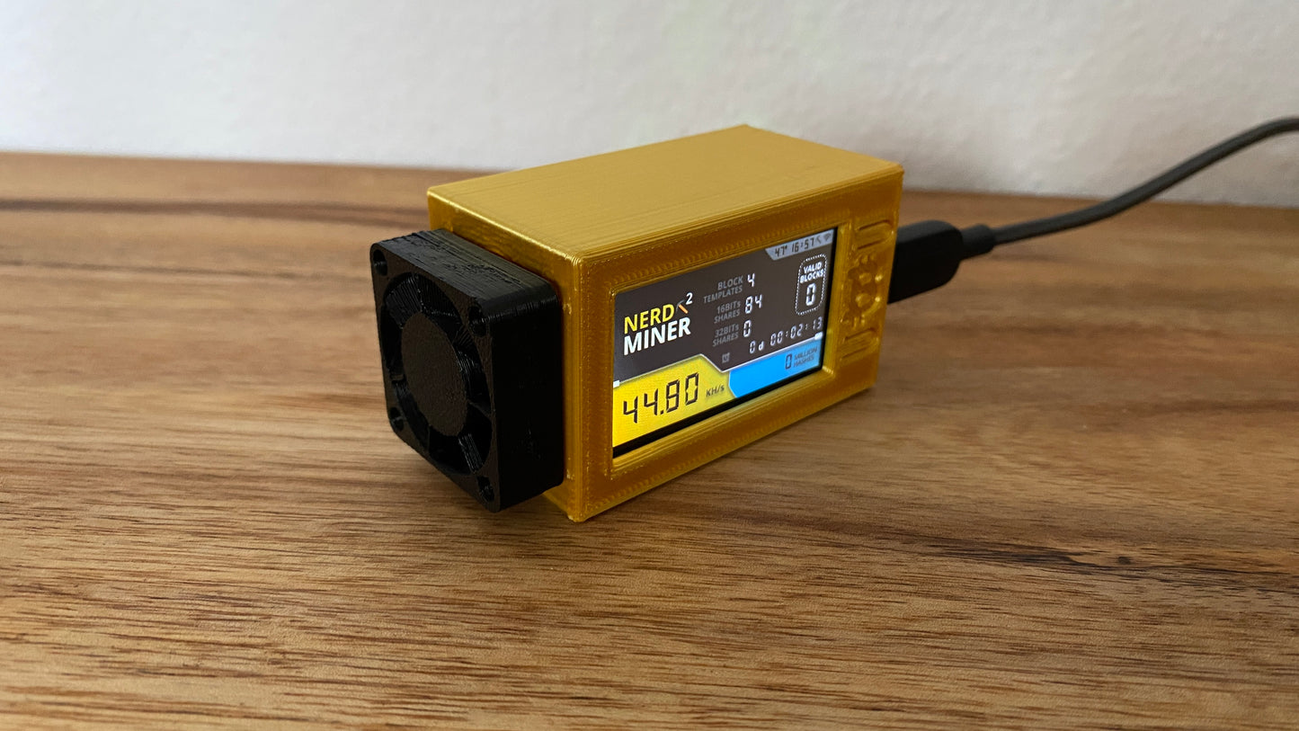 NerdMiner V2 - mit Gehäuse von Makerversum