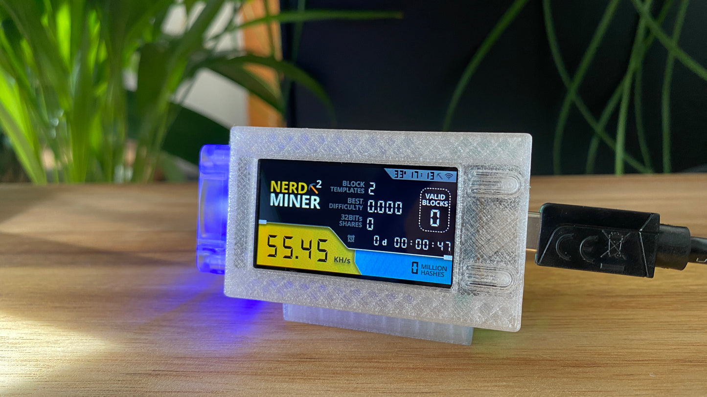 NerdMiner V2 - mit Gehäuse von Makerversum