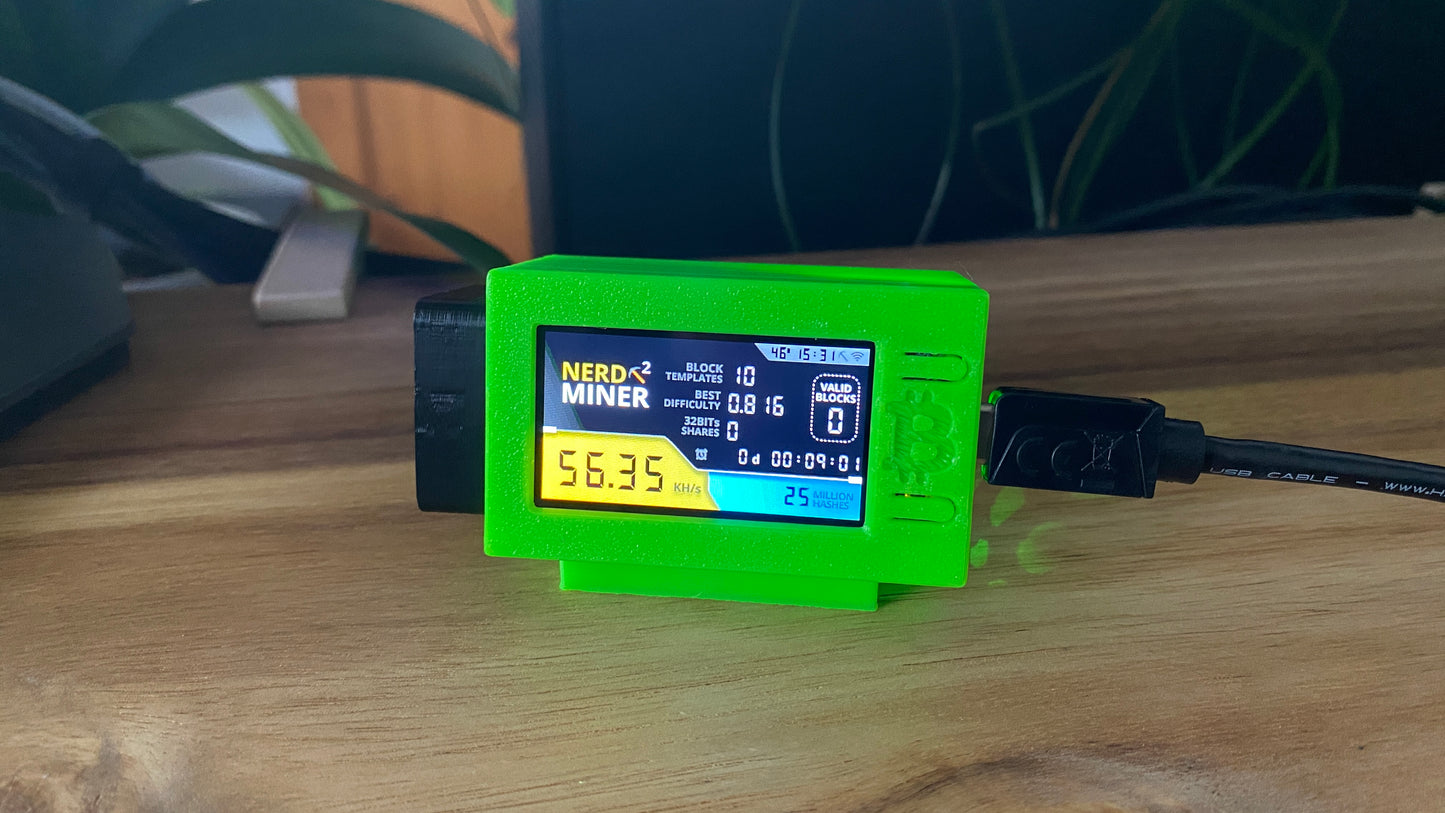 NerdMiner V2 - mit Gehäuse von Makerversum