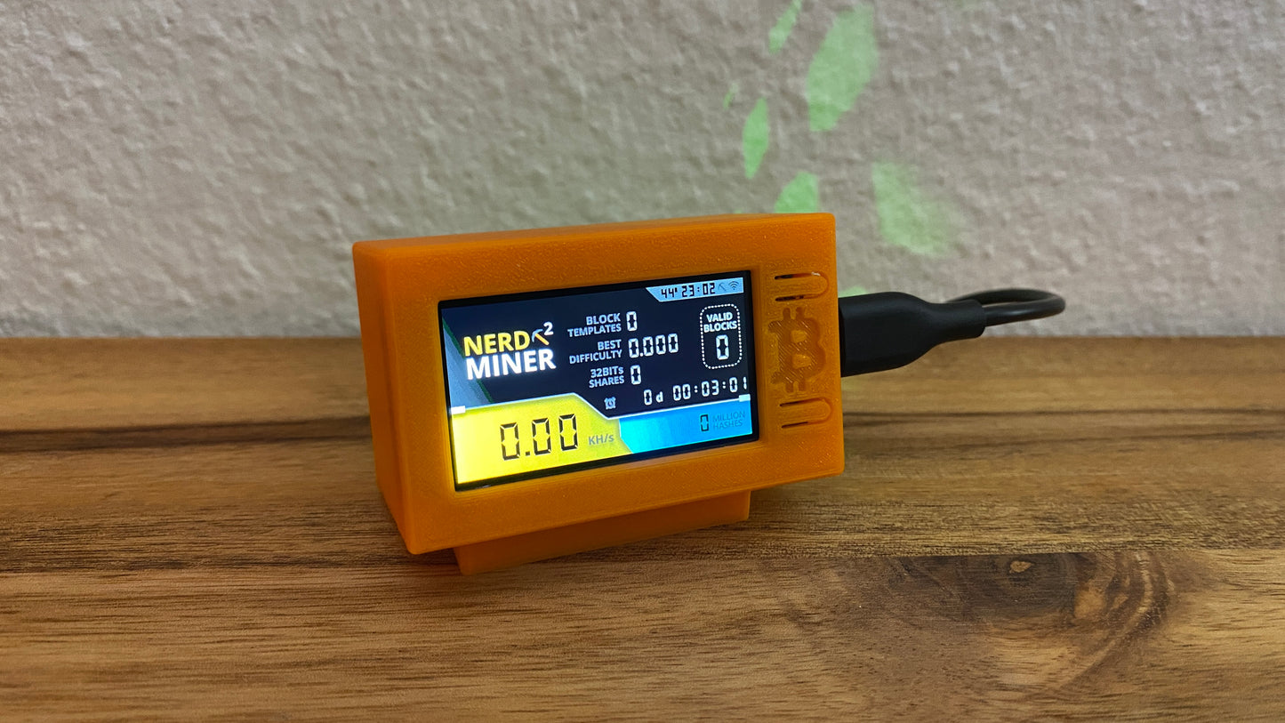 NerdMiner V2 - mit Gehäuse von Makerversum