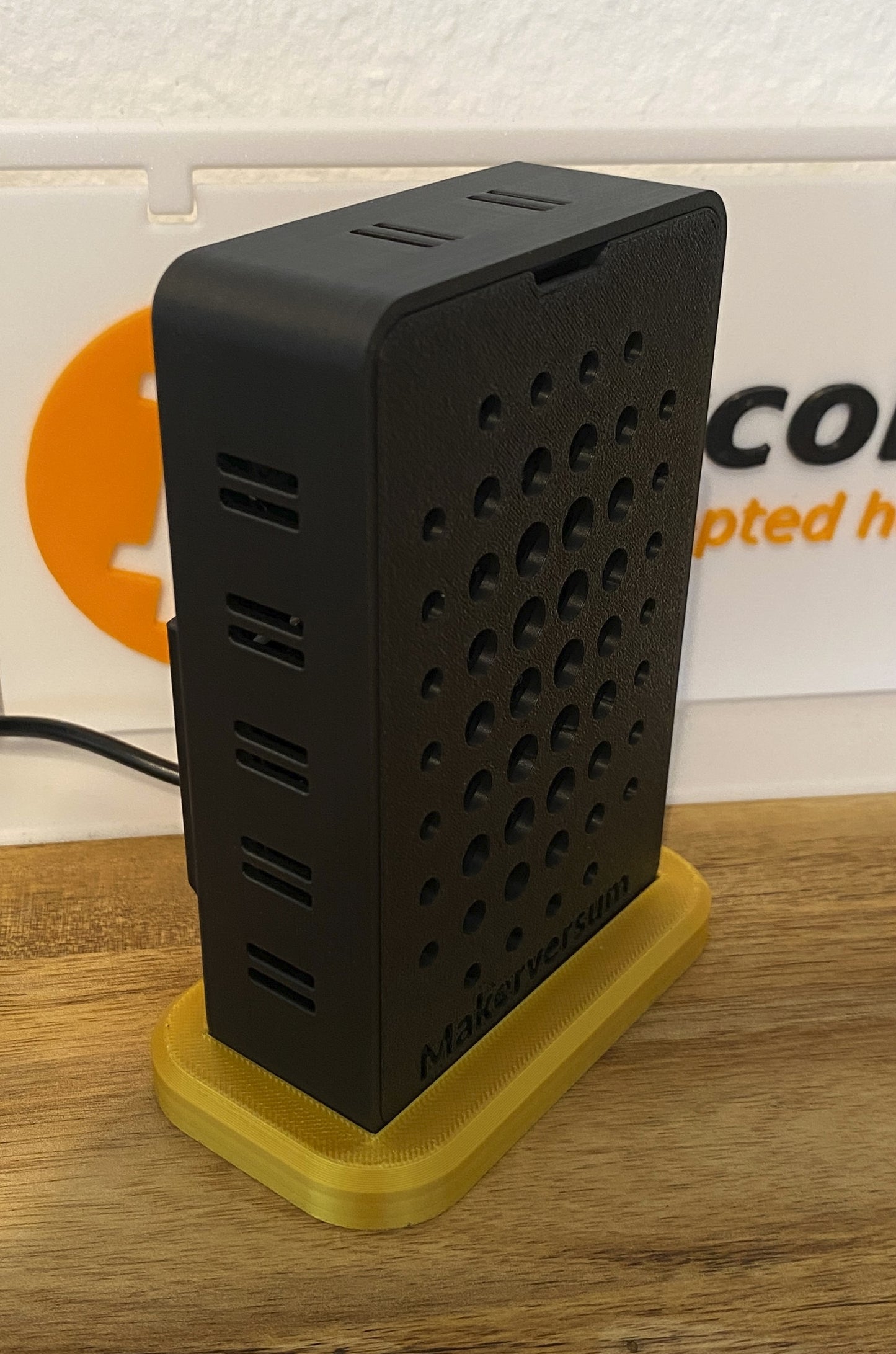 NerdAxe - 500 GH/s - avec boîtier de Makerversum