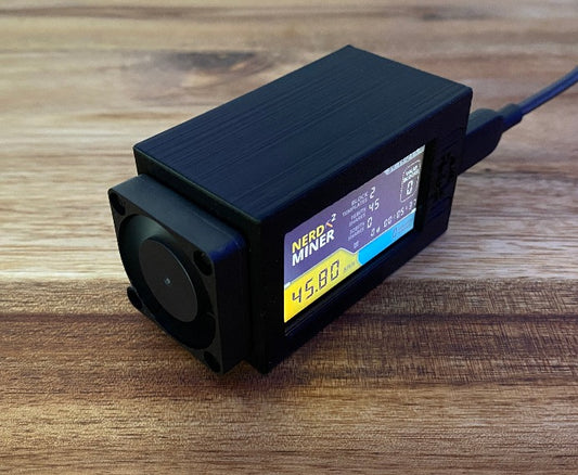 NerdMiner V2 - with case from Makerversum