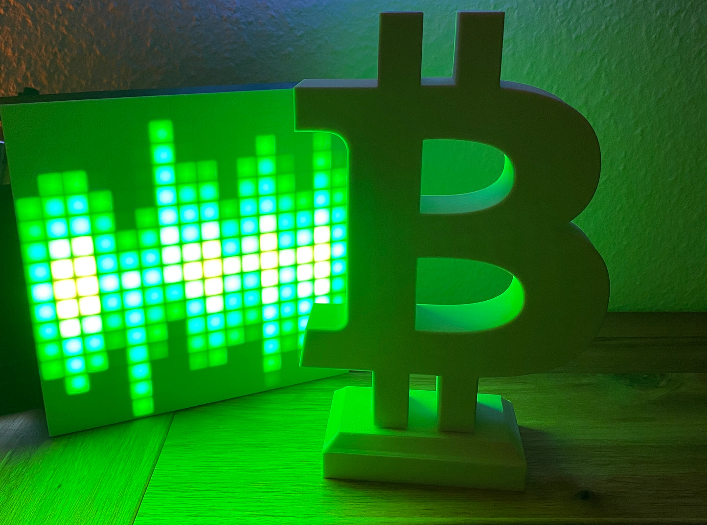 Bundle: LED matrix with Bitcoin standee